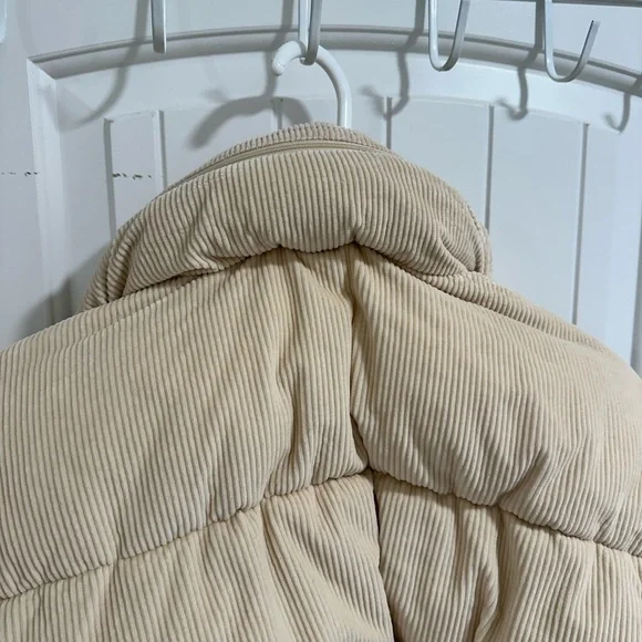 american eagle corduroy puffer - Picture 3 of 5